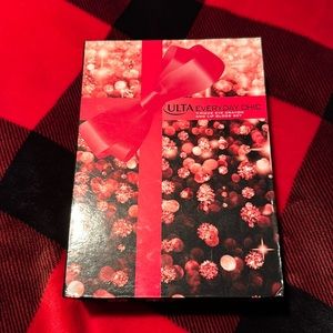 Ulta Everyday Chic eye crayon gift pack
